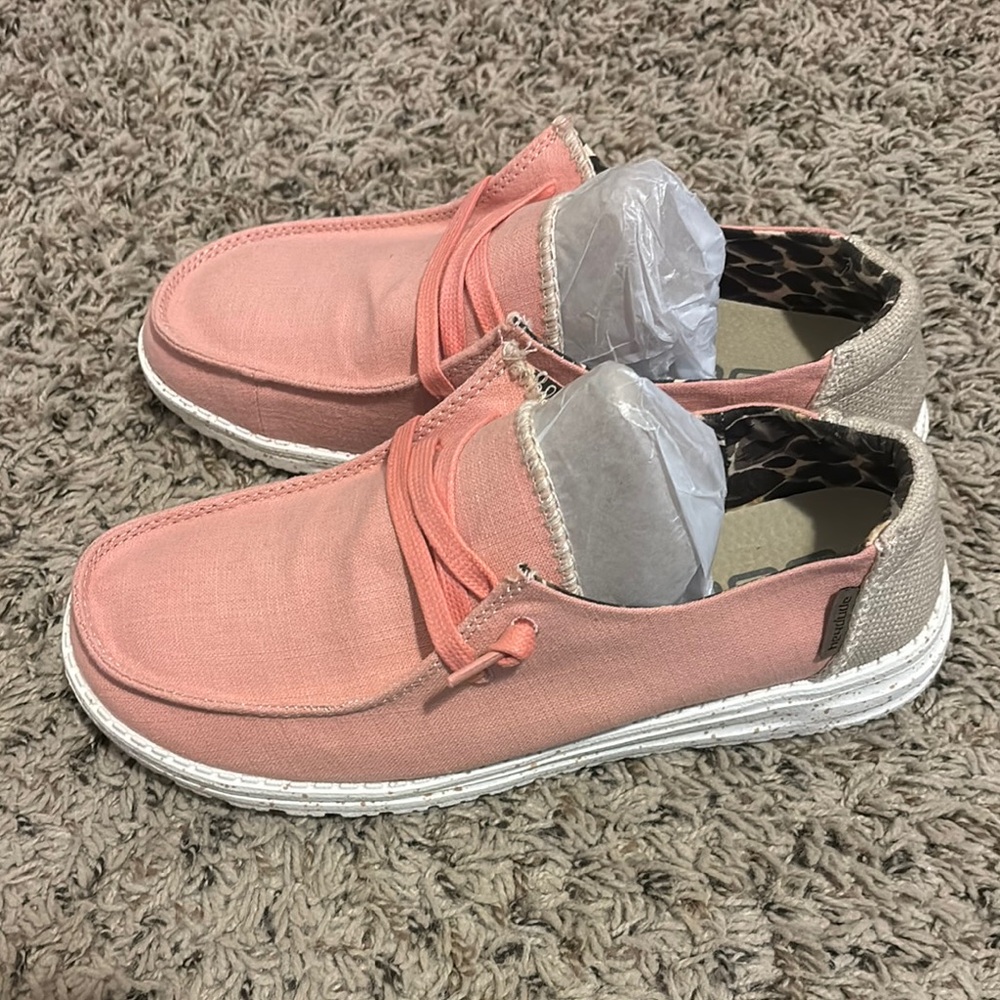Women's Guava Hey Dude Size 8